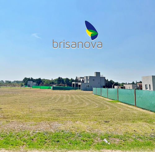 Terreno En Venta Pueblo Esther Barrio Cerrado Brisanova 300 M2 Lote 18 Gas Natural Habilitado