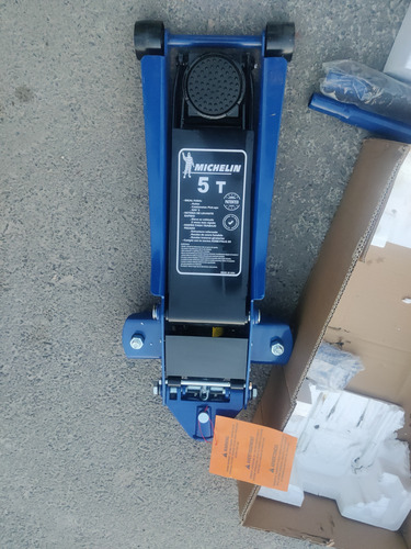 Vendo Gato Michelin Seminuevo Para 5 Toneladas (Usado)