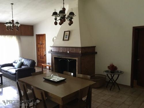 Casa En Venta Con Renta 4 Dormitorios 2 Baños Con Garaje Y Patio- Av. San Martín - Cerrito- Ref: 1424