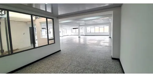 Edificio En Arriendo, Zona Comercial, Restrepo