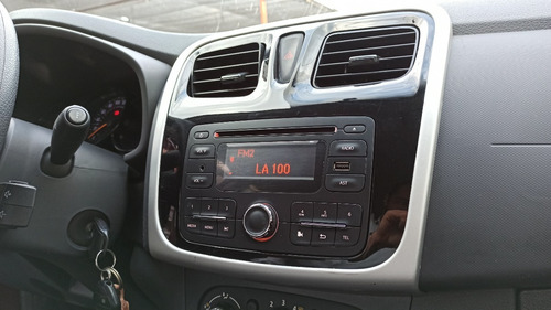 Imagen 16 de 20 de Renault Sandero Ii Authentique 2018
