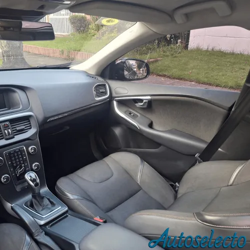 Volvo V40 1.6 T4 Cross Country Kinetic Fwd