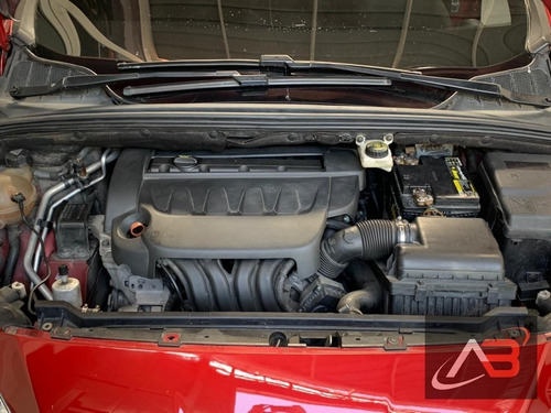 Imagen 11 de 12 de Peugeot 408 Blindado
