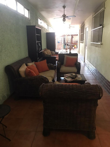 Imagen 8 de 13 de Se Vende Hermosa Casa Quinta Predio De Oportunidad En La Urb. Andres Bella La Mejor Zona De Maracay Aragua 04243785803