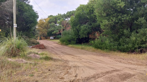 Lote Multifamiliar En Las Gaviotas, En Esquina ! Apto Para 8 Unidades