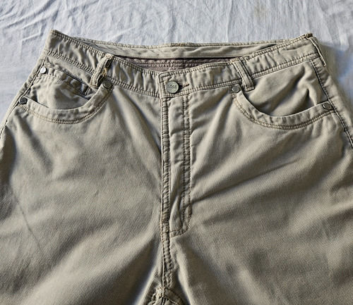 Pantalón Hombre Hugo Boss Talle 30 Corte Recto (Usado)