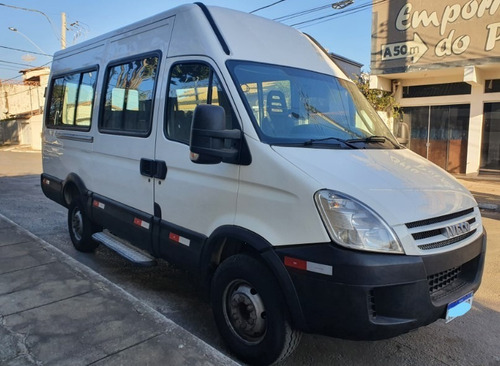 Imagem 2 de 13 de Iveco Daily 45s16 Minibus