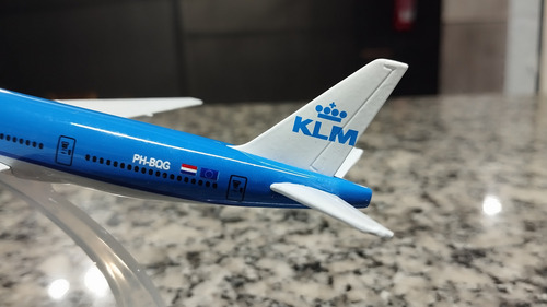 Avião Miniatura Em Metal Boeing B777 Klm 16cm Azul-aço