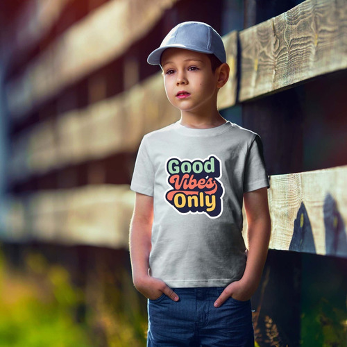 Imagen 3 de 5 de Remera Blanca Niños Buena Vibra Good Vides Only Cal. Premium