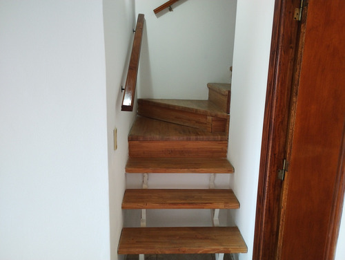 Loft 2 Ambientes En Planta Alta. Chauvín