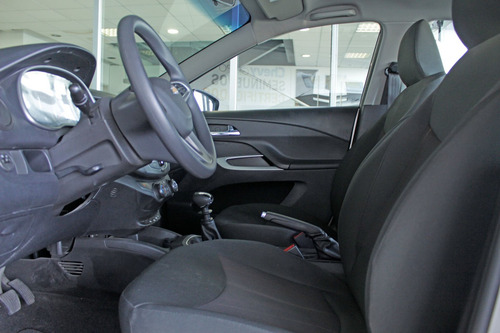 Imagen 8 de 13 de Chevrolet Aveo 2022 1.5 Lt Mt