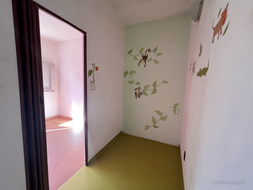 Alquiler De Lindo Apartamento. Peñarol, 3 O 4 Dormitorios, Estufa A Leña, Muy Luminoso Y De Buen Tamaño!
