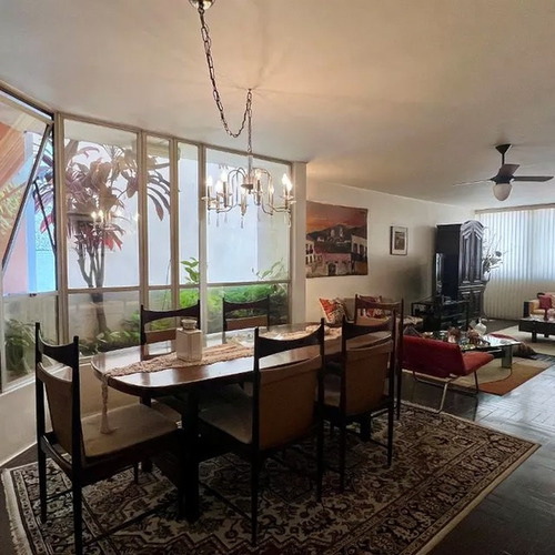 Apartamento À Venda Com 225m², 3 Suítes Com 2 Vagas De Garagem Fixas. Jardim Paulista. Planta Excelente Com Jardim De Inverno.