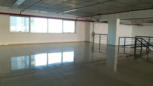 Av Colón: Gran Local A Estrenar 900 Mts.estacionamiento