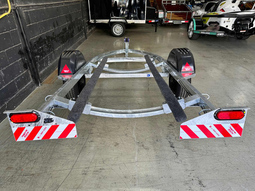 Carretinha Para Jet Ski Galvanizada Com Eixo Torção Mariner