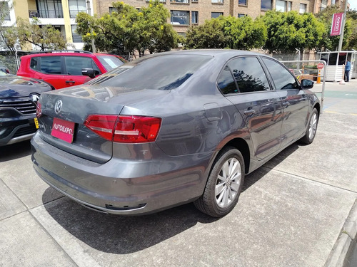 Volkswagen Jetta Comfortline Sedan Sec 2,0