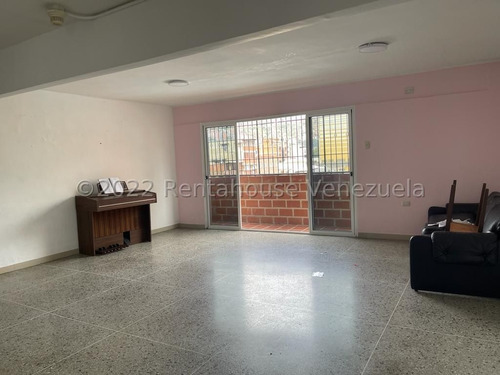 Imagen 2 de 19 de Claudia Lopez Vende Edificio En Catia Mls #22-23270