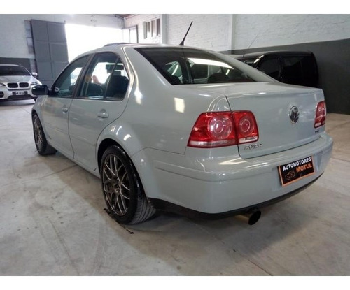 Volkswagen Bora Highline Mt 1.8 T 2013
