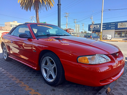 Mustang Convertible V6 Estándar