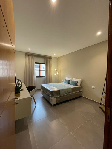 Vendo Casa Amoblada Con Piscina En El Barrio Kennedy: 3 Habitaciones Y 3 Baños