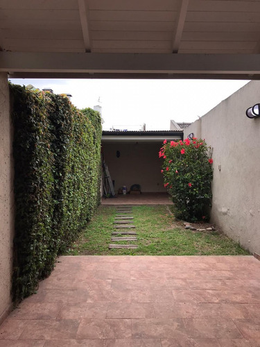 Imagen 10 de 11 de Duplex 4 Amb. Con Entrada De Auto / Venta / Ramos Mejia