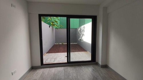Imagen 5 de 12 de Loft Con Patio A Estrenar - Barrio Lourdes