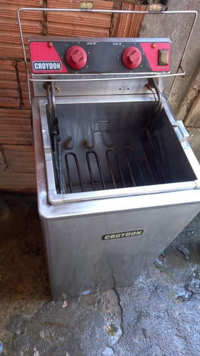 Imagem 1 de 1 de Vende Ser Fritadeira Elétrica Água E Óleo Motivo Comprar Um
