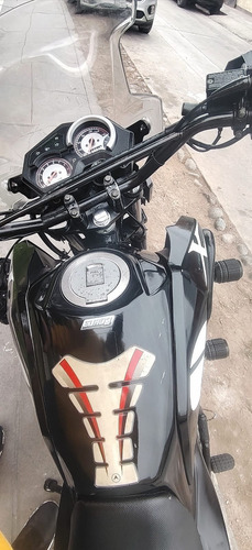 Color Negra Con Slider Y Cadena De Seguridad