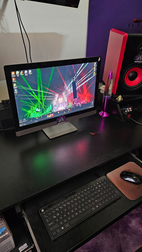 Pc Hp All In One Amd Radeon A9 Ssd 1tb 16gb Ram (Usado)