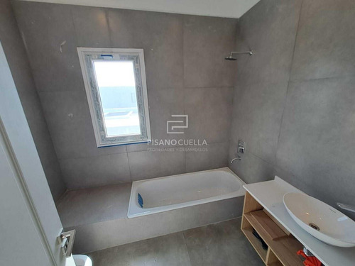 Casa En Venta En Carpinchos, Nordelta, Tigre