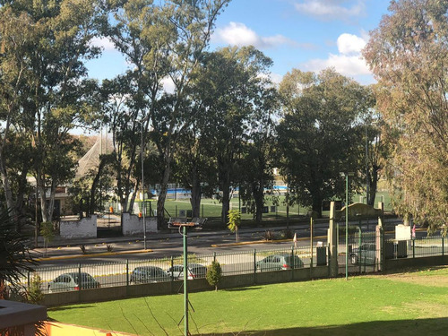 Departamento - Olivos-vias/rio