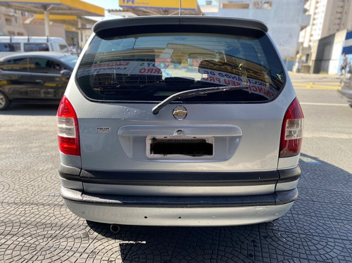 Imagem 2 de 12 de Chevrolet Zafira 2.0 Mpfi Comfort 8v 2011