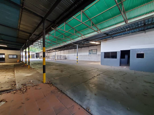 Galpón En Venta En La Avenida Cuatricentenaria