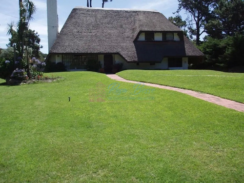 Imagen 1 de 12 de Casa Para La Venta En Beverly Hills.