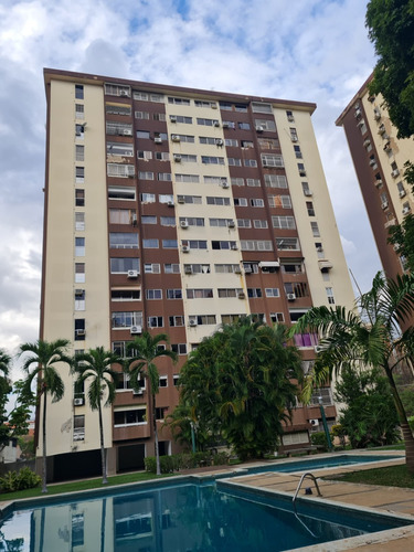 Maria Jose Castro Vende Apartamento En Conjunto Residencial Isla De Plata, Av. Cuatricentenaria, Urb. El Bosque. (soa-080)