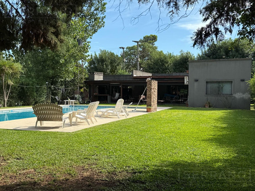 Venta Casa 4 Ambientes, Jacuzzi. Apta Credito. Parque Sakura. Exaltacion De La Cruz