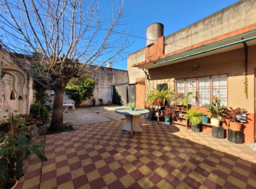 Ph En Venta - 4 Dormitorios 2 Baños - Villa Lynch