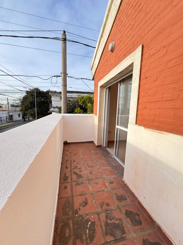 Alquiler Duplex A Metros De Av. Sabattini - 2 Dorm Con Cochera Y Patio - Veni A Verlo!