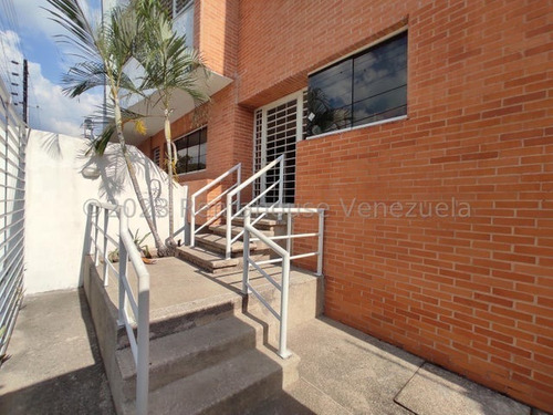 Imagen 2 de 30 de Apartamento Duplex En Venta Urb Los Caobos, Maracay 23-23982 Hc