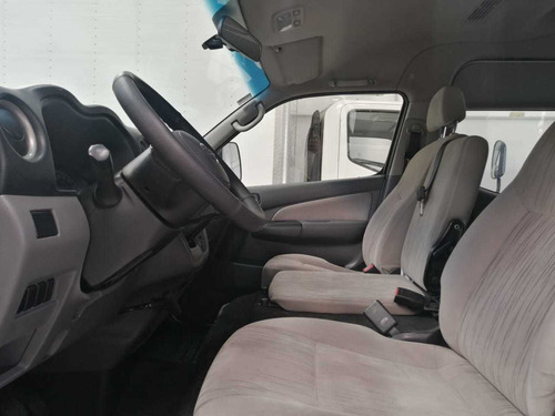 Imagen 10 de 14 de Nissan Urvan 2017 2.5 15 Pas Amplia Aapack Seg Mt