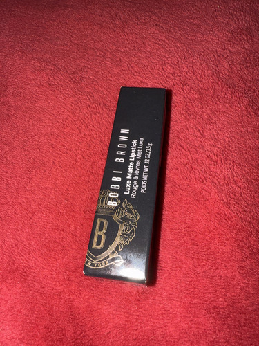 Labial Bobbi Brown Luxe Matte Lipstick Boss Pink 303