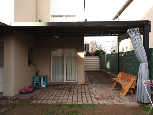 Casa Tipo Dúplex En Hnos D´adam N°975, Procrear