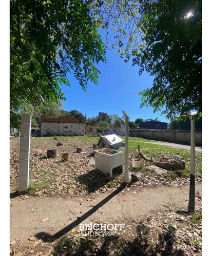 Venta De Terreno Con Construccion En Ostende