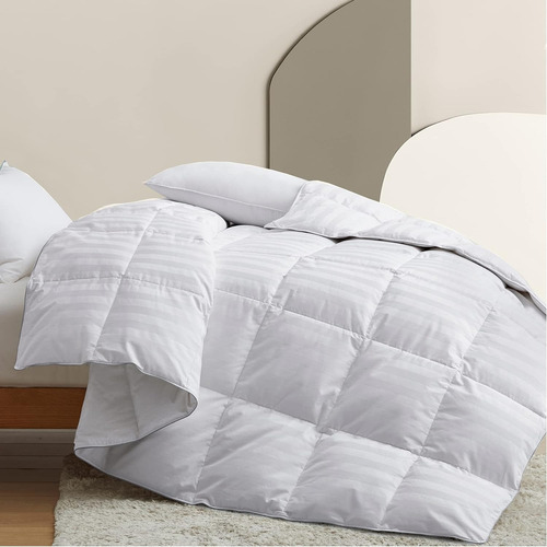 Plumón King Blanco Quilt 100% Fibra Siliconada + 2 Fundas Diseño de la tela Rayado