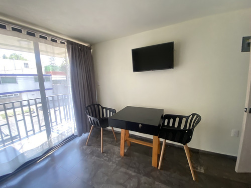 Coyoacán, Loft En Renta Con Balcón A Una Cuadra De Los Viveros