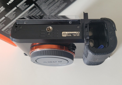 Câmera Sony Alpha A7r Full Frame 36mp Evf Wifi 13k Clicks Sp (Usado)
