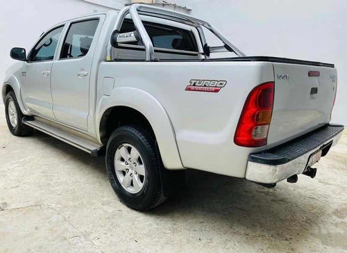 Imagen 8 de 9 de Toyota Hilux 2010 3.0 I Srv Cab Doble 4x2 Cuero