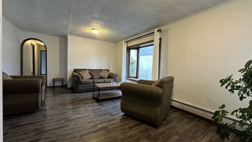 Casa En Venta De 4 Dorm. 2 Baños En Punta Arenas