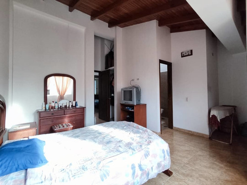 Imagen 8 de 17 de Casa En Venta En La Castellana