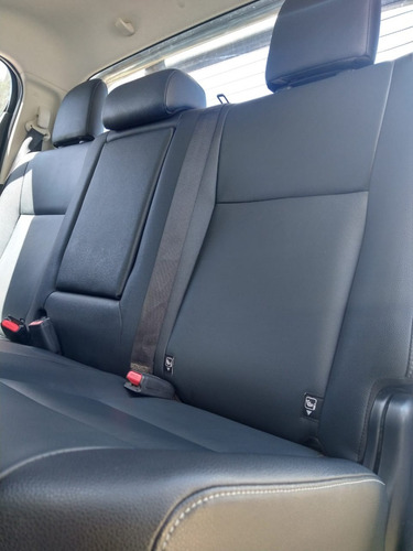 Imagen 8 de 10 de Toyota Hilux 4x2 Dc Srv Pack 2.8 Tdi 2016 (int 8009)